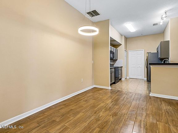 5th image of 6063 MAGGIES Circle #106