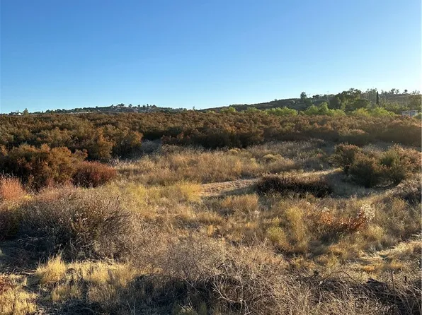 52 Madera Dr, Hemet, CA 92544