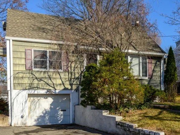 51 Phyllis Rd, West Orange Twp., NJ 07052