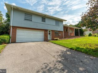 592 Greendale Rd, York, PA 17403