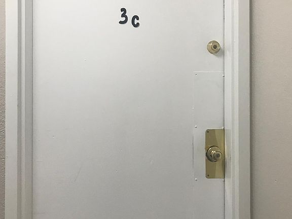 2nd image of 1415 Martin Luther King Jr Way APT 3C