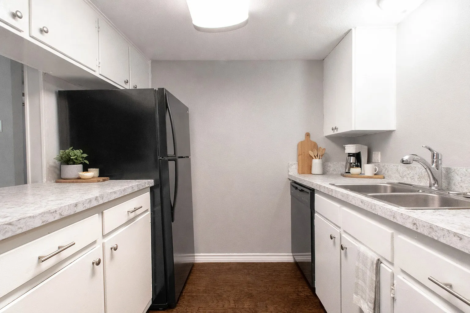 Bellaire Apartments — Photo 3