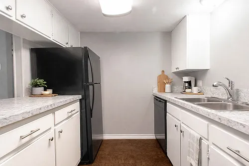 Bellaire Apartments Photo 1