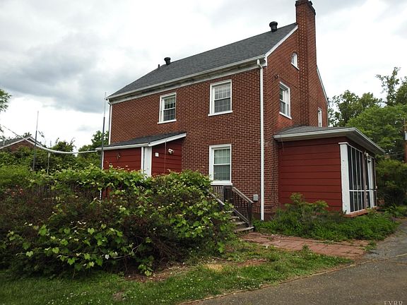 3rd image of 1003 New Hampshire Ave