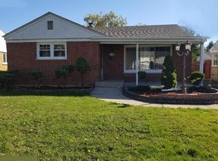 1979 Lee St, Des Plaines, IL 60018