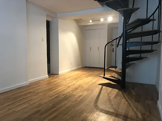 Rented by JSG Realty Corp | media 32