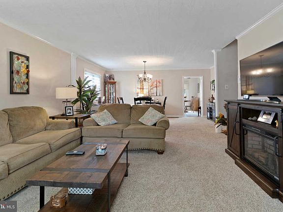 5th image of 3715 Clearwater Ln