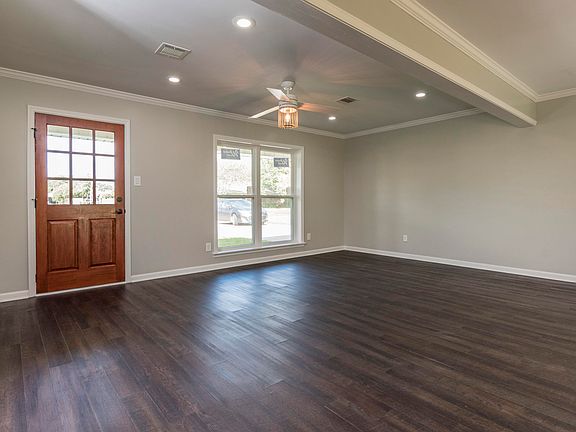 5th image of 209 Majestic Blvd