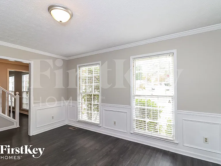 722 Altman Ct — Photo 9