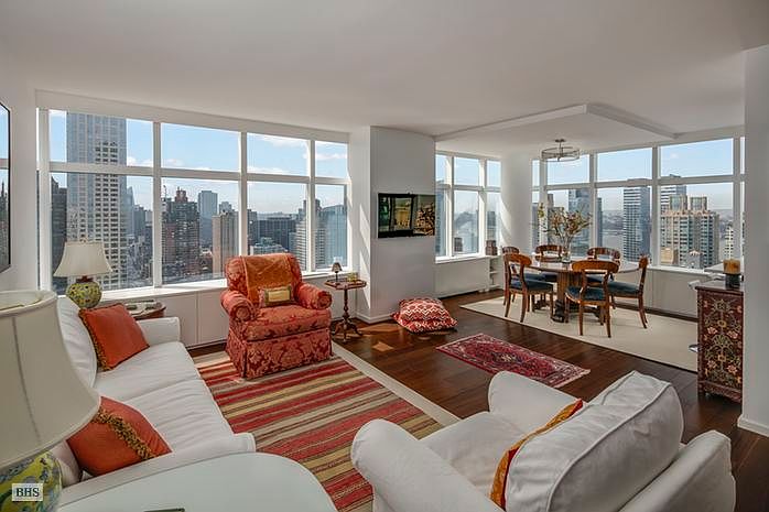 1st image of 160 W 66th St