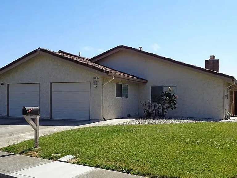 1266 Hartford Cir — Photo 1