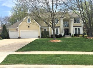 1341 SW Surrey Trce, Lees Summit, MO 64081