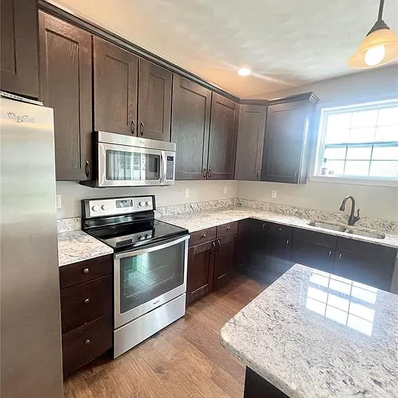 805 Bluff Ridge Ln — Photo 9