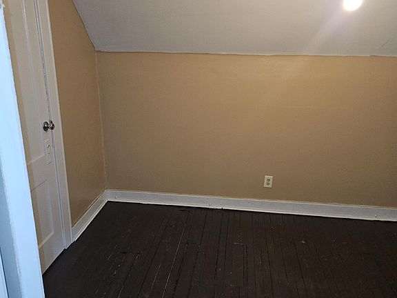 3rd image of 228-230 Palmer Ave #3