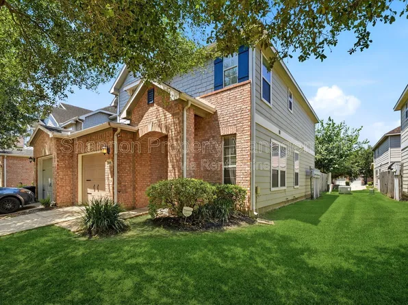8010 Singing Sonnet Ln, Houston, TX 77072