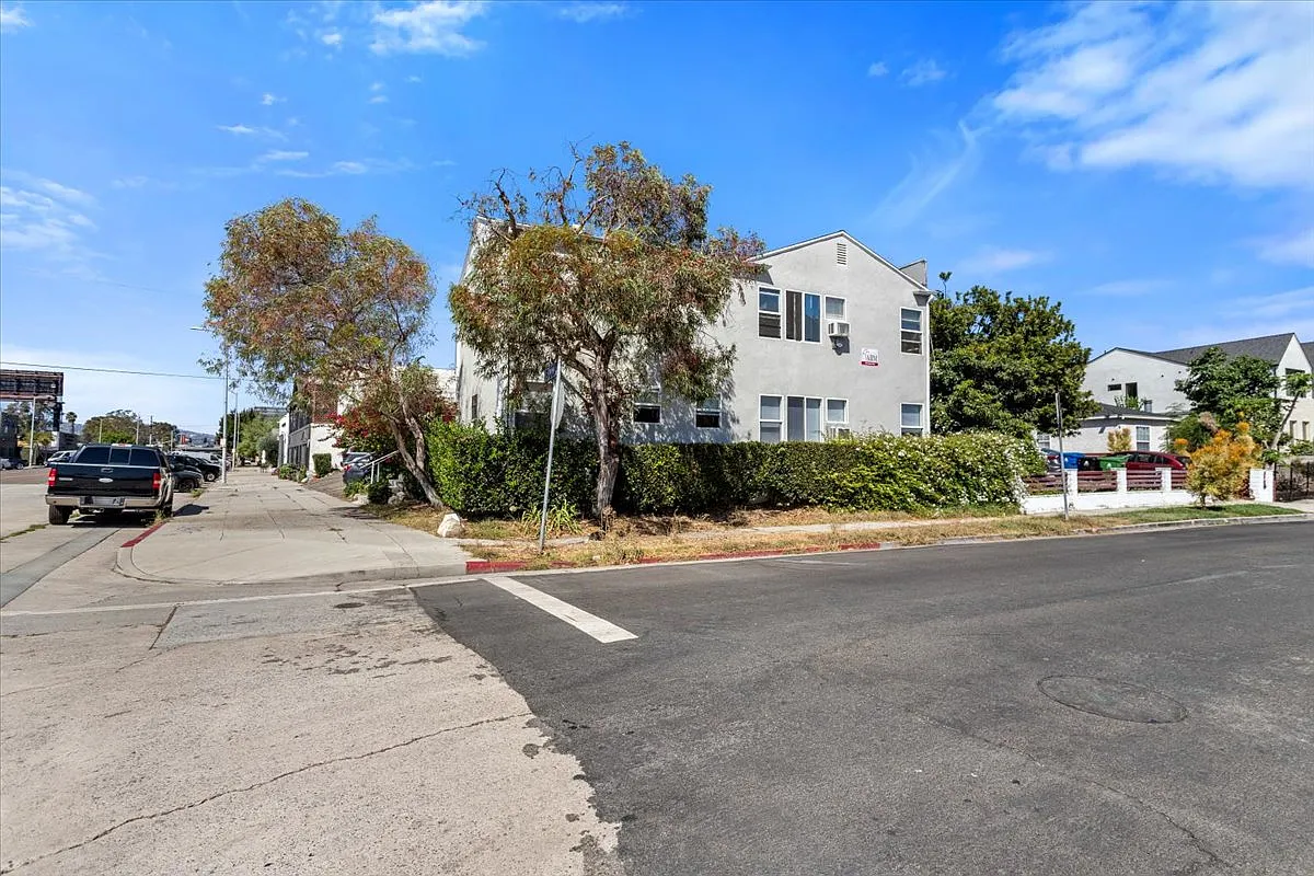 1 bed, 504 sqft, $1,995 — Photo 2