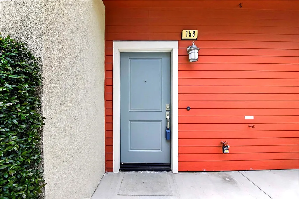 2 bed, 2.5 bath, 1173 sqft, $3,300 — Photo 3