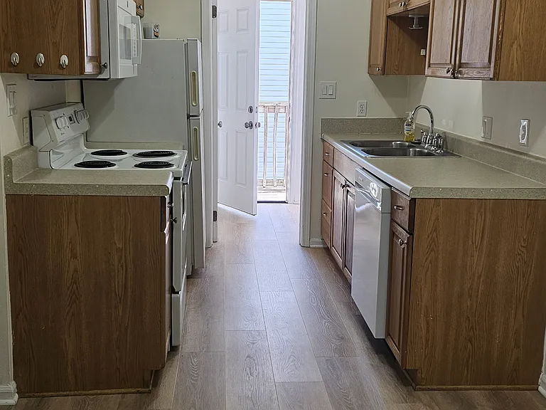 209 Cedar St #E2 — Photo 7