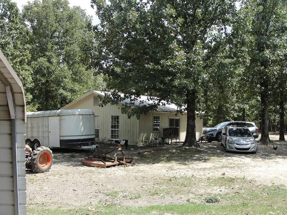 2nd image of 1717 County Road 2241