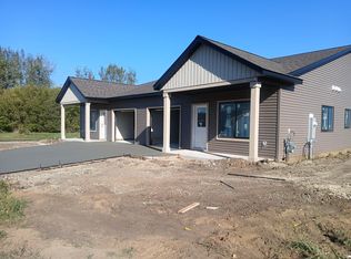 2011 20th St, Zumbrota, MN 55992