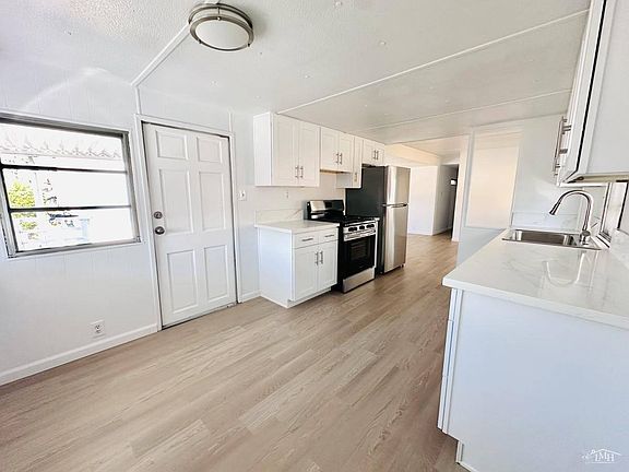3rd image of 10 Paramount Ave
