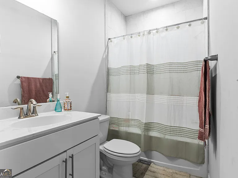 5467 Fountain Head Ln — Photo 17