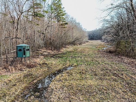 5th image of 835 Mount Zion Rd