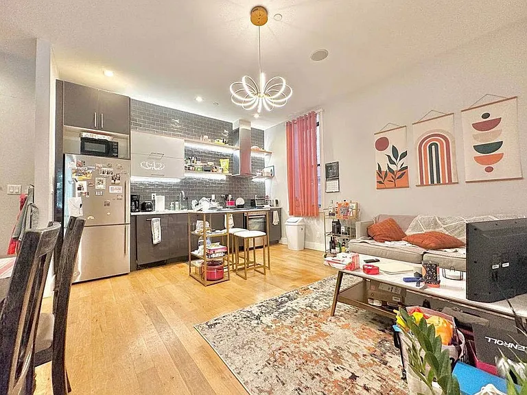 717 De Kalb Ave #1B — Photo 1