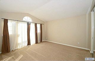 4th image of 7 Walnut Dr