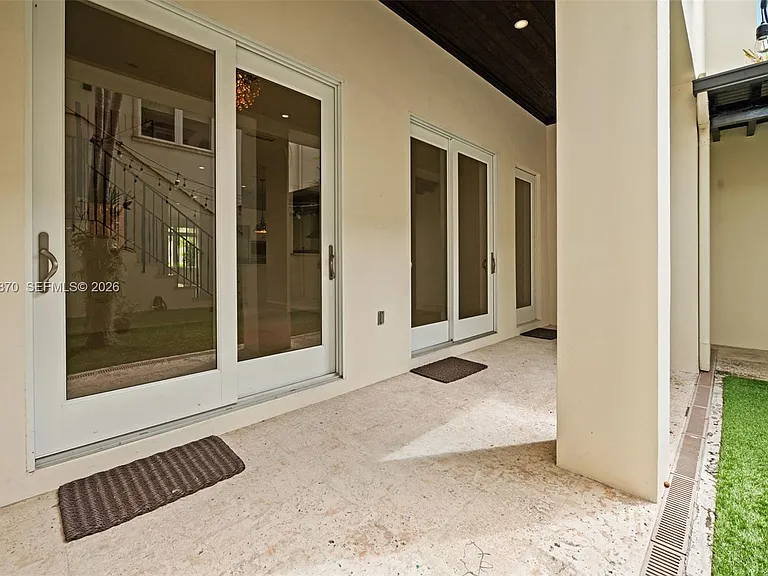 530 Valencia Ave #2 — Photo 24
