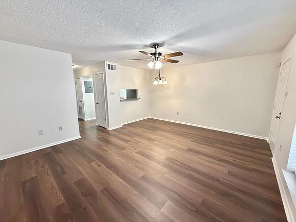 5th image of 5212 Butter Creek Ln APT 3