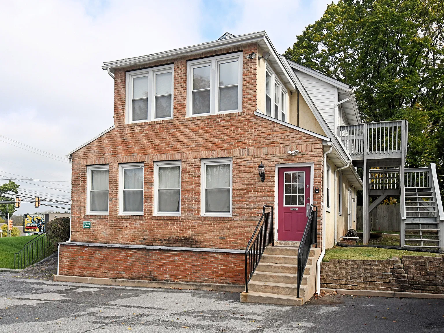 3 bed, 1200 sqft, $2,300 — Photo 3