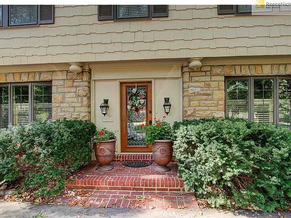 This beautiful lead glass entry door is your first indication of the quality throughout