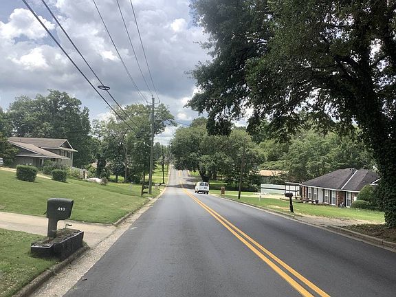 5th image of 410 Oakley Dr