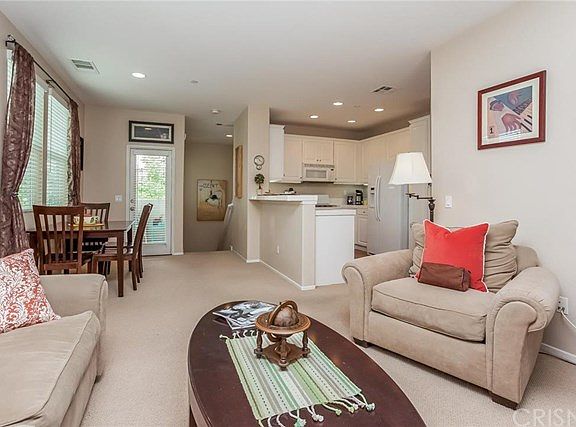5th image of 24048 Meadowbrook Ln