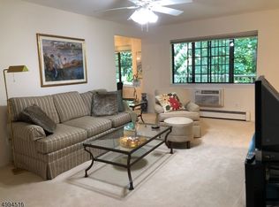 5F Foxwood Dr APT F, Morris Plains, NJ 07950