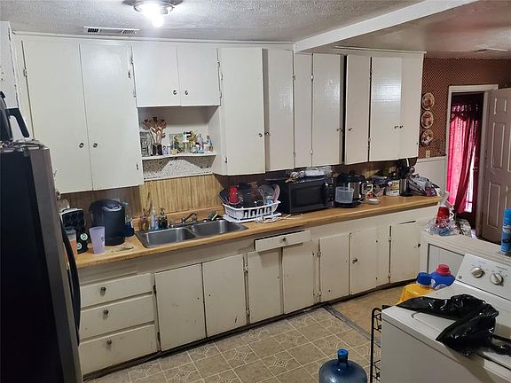 5th image of 3420 Livingston Ave