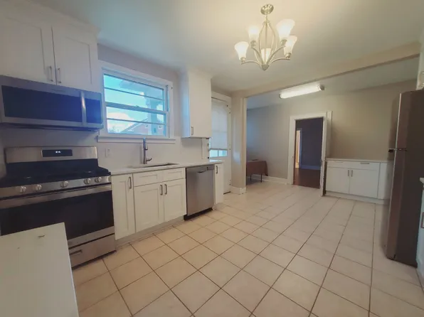 181 Strawberry Hill Ave #1, Stamford, CT 06902