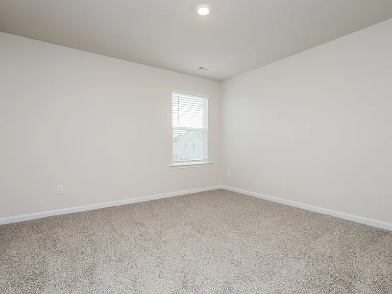 711 Berkeley Dr — Photo 13
