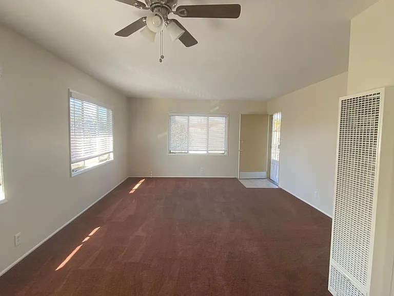 2090 Magnolia Ave — Photo 3
