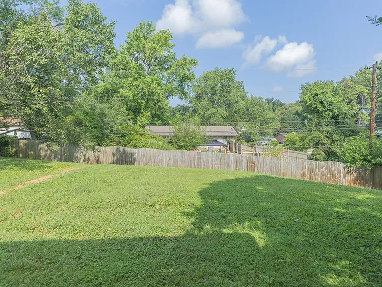 711 Carole Pl — Photo 36