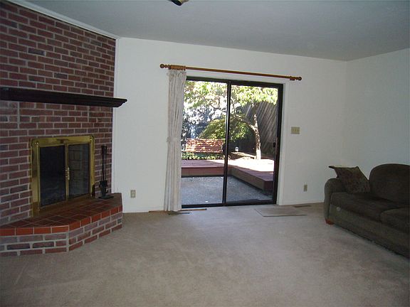 2nd image of 16 Servan Ct