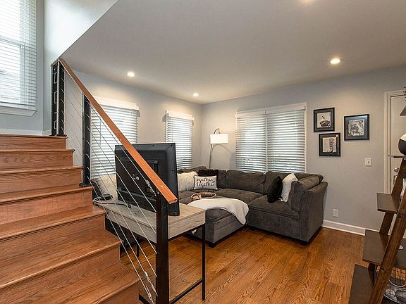 3rd image of 2117 Acklen Ave APT 3