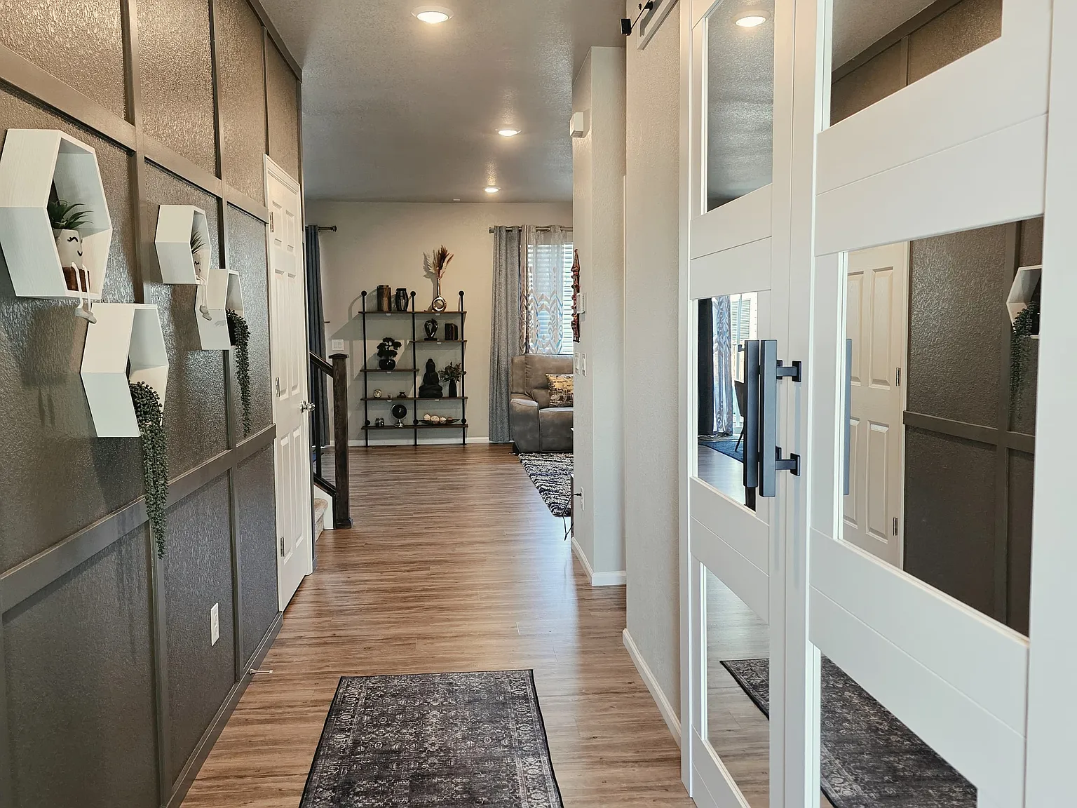 5 bed, 2776 sqft, $3,950 — Photo 4