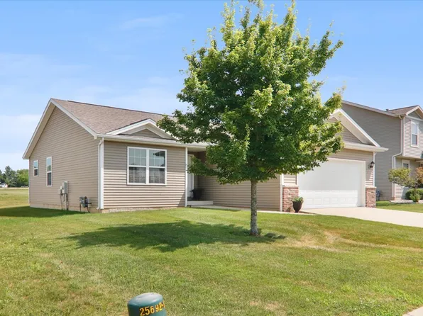 216 Springdale Ave, Bloomington, IL 61704