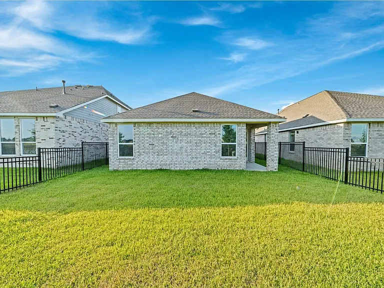 27439 Sunterra Village Dr — Photo 29
