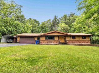 E1195 Larson Rd, Waupaca, WI 54981