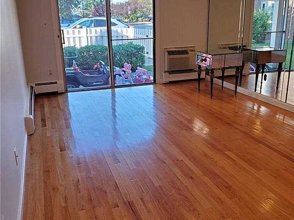 2nd image of 20617 Lori Dr
