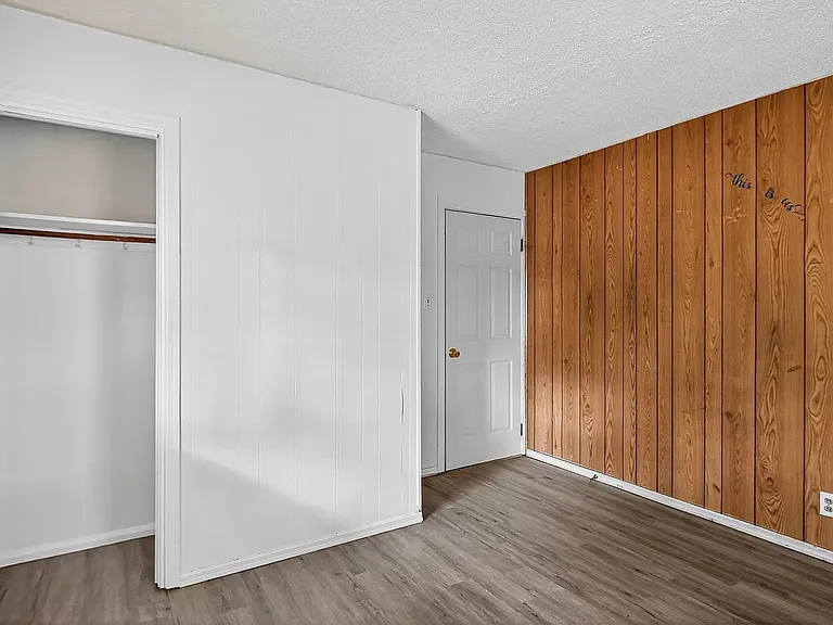 1274 W Green St — Photo 14