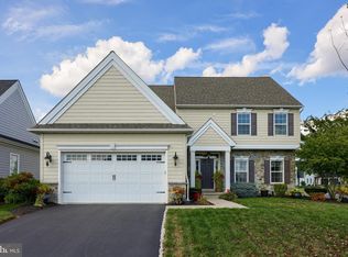 674 Warminster Ln, Lancaster, PA 17543